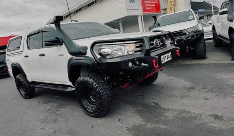 
								2018 Toyota Hilux full									