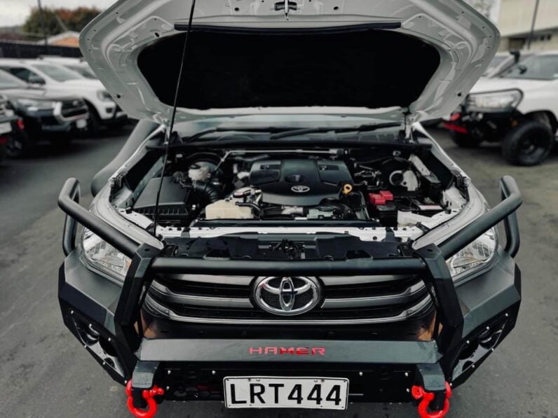 
								2018 Toyota Hilux full									