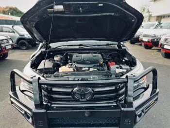 2016 Toyota Hilux SR5