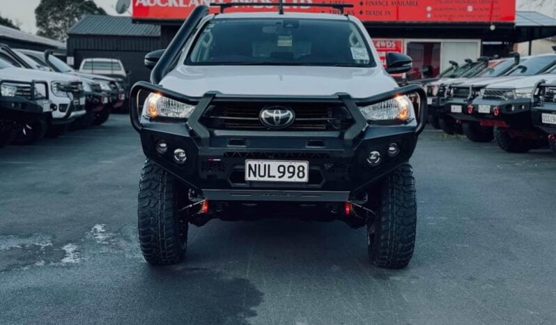 
								2021 Toyota Hilux SR full									
