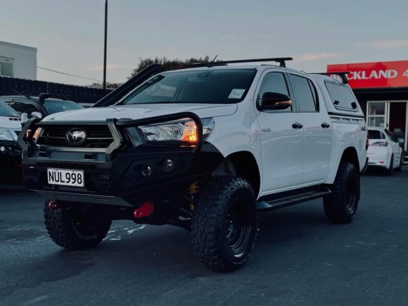 
								2021 Toyota Hilux SR full									