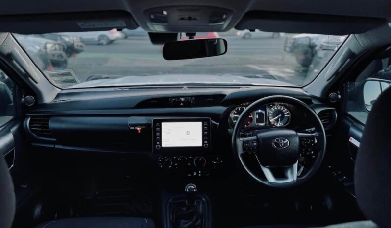 
								2021 Toyota Hilux SR full									