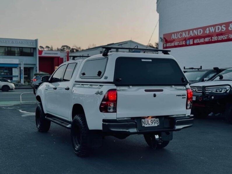 
								2021 Toyota Hilux SR full									