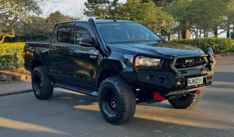 
								2021 Toyota Hilux SR full									
