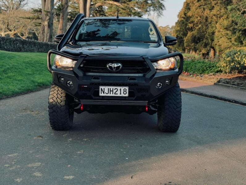 
								2021 Toyota Hilux SR full									