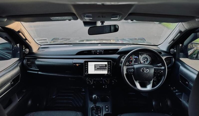 
								2021 Toyota Hilux SR full									