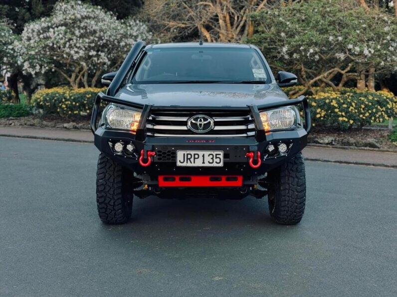 
								2016 Toyota Hilux full									