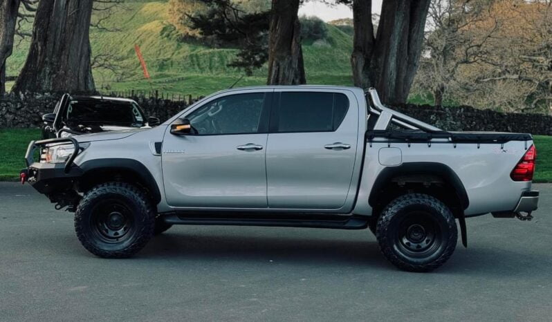 
								2016 Toyota Hilux full									
